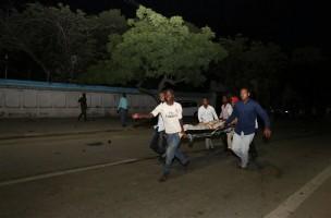 Mogadishu hotel,Car bomb strikes Mogadishu hotel,Somali capital,suicide car bombing,Suicide Bombing,Al Shabaab,Al Shabaab car bomber strikes hotel in Somali capital