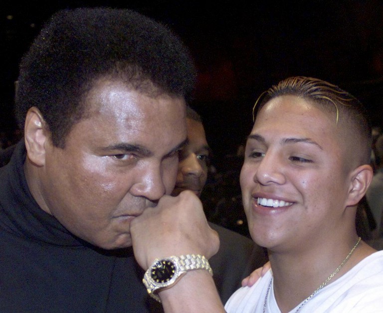 Rare and unseen photos of the legendary boxer of Muhammad Ali. Muhammad Ali,Muhammad Ali rare pics,Muhammad Ali rare images,Muhammad Ali rare photos,Muhammad Ali rare stills,Muhammad Ali rare pictures,Muhammad Ali unseen,Muhammad Ali unseen pics,Muhammad Ali unseen images,Muhammad Ali unseen stills,Muhammad Ali unsee