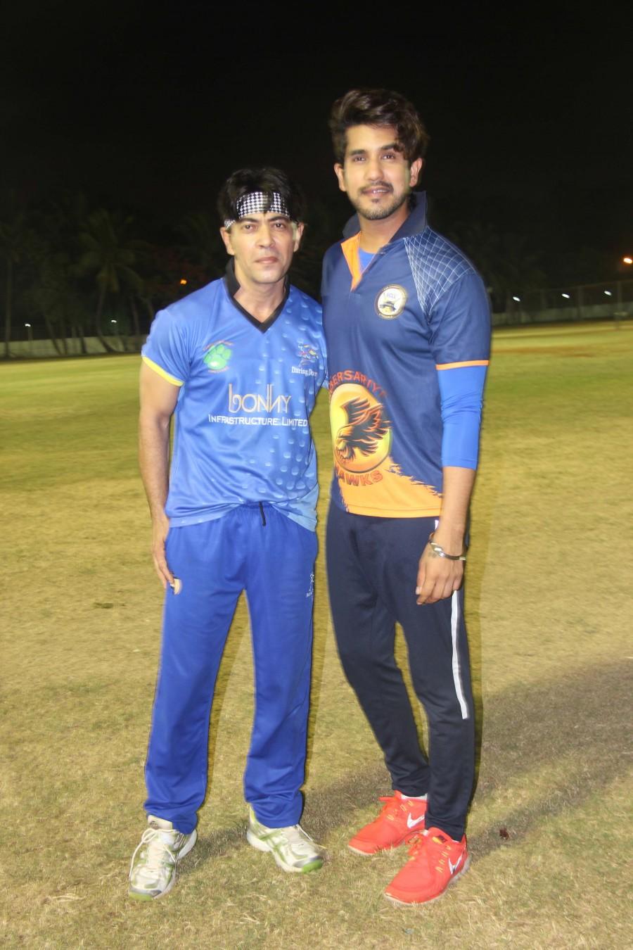 Suyyash Rai, Dillzan Wadia, Karanveer Mehra, Varun Badola, Anupam Bhattacharya, Puneet Sachdev, Adi Irani, Jeetendra Verna, Shiva Rindani among others at a friendly cricket match between Daring Dozen & Ambersariye Hawks in aid of the Pawsitive Farm Sanctuary at Air India Sports Ground. Daring Dozen and Ambersariye Hawks,Daring Dozen,Ambersariye Hawks,Suyyash Rai,Dillzan Wadia,Karanveer Mehra,Varun Badola,Anupam Bhattacharya,Puneet Sachdev,Adi Irani,Jeetendra Verna,Shiva Rindani
