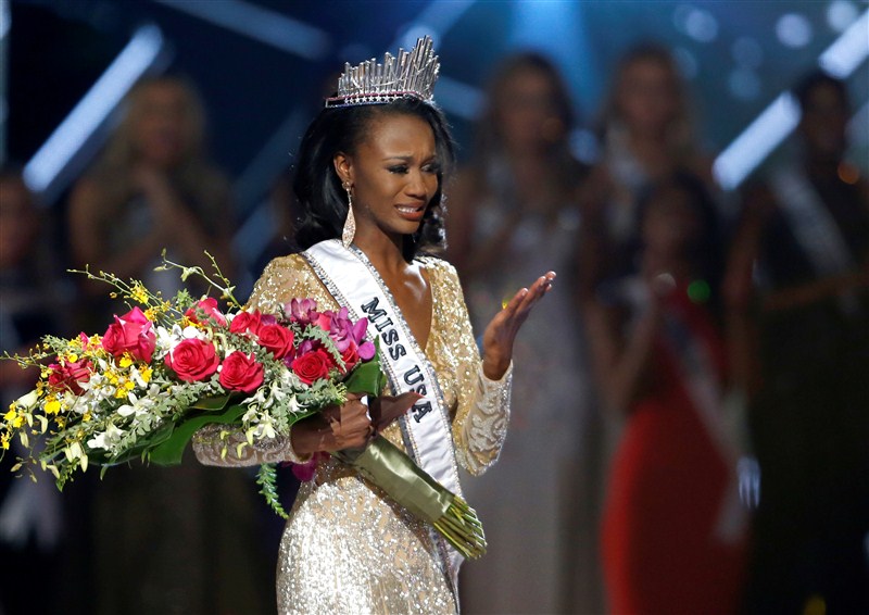 Miss District of Columbia Deshauna Barber wowed the judges with her beauty, talents and intelligence at Sunday night's annual beauty pageant broadcast in Las Vegas. Deshauna Barber,Deshauna Barber as Miss USA 2016,Miss USA 2016,Miss USA,Miss District of Columbia Deshauna Barber,Miss District of Columbia Deshauna Barber Crowned Miss USA 2016,Deshauna Barber pics,Deshauna Barber images,Deshauna Barber photos,Deshauna B