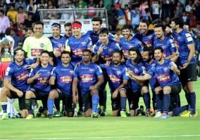 Virat Kohli,Abhishek Bachchan,Celebrity Clasico 2016,Ranbir Kapoor,Aditya Roy Kapur,Shoojit Sircar,Raj Kundra,Mahendra Singh Dhoni,R. Ashwin,Shikhar Dhawan,Harbhajan Singh,Yuvraj Singh