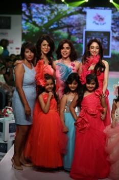 Celebs like Daisy Shah, Madhurima Tuli, Mika Singh, Kartik Aryan and many more dazzled the ramp at India Kids Fashion Week 2016.