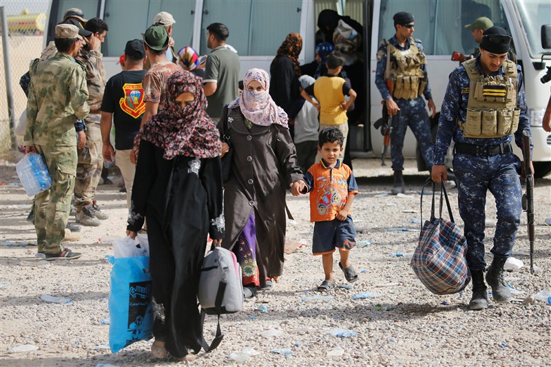 A boat carrying fleeing civilians across a river from Falluja sank, killing at least four people, as pro-Baghdad forces almost completely encircled the Islamic State stronghold. Islamic State Militants,Islamic State,Civilians Fleeing Fallujah,Fleeing Fallujah,Falluja sank,pro-Baghdad,Islamic State stronghold