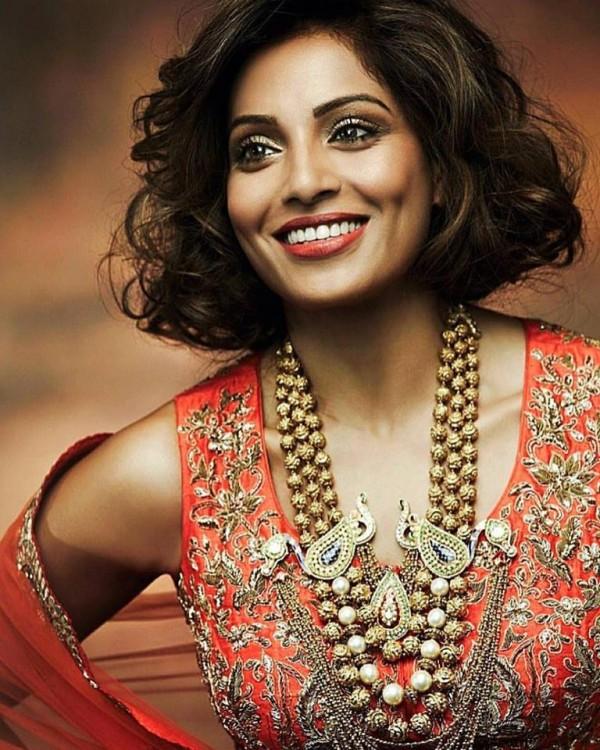 Bipasha Basu gets a short hair makeover - Photos,Images ...