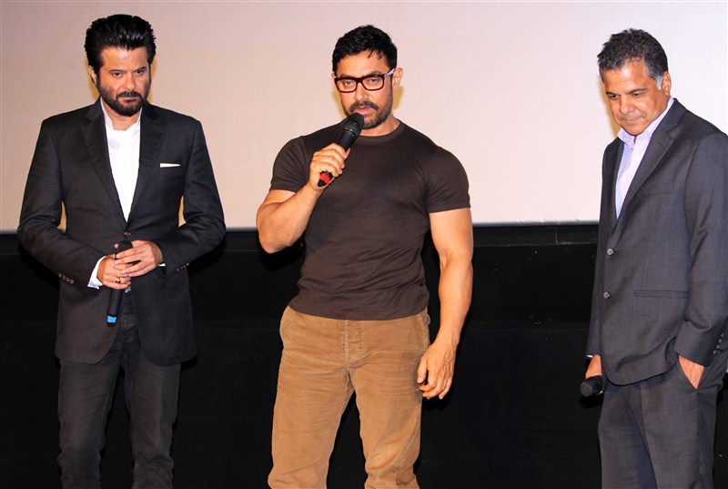 The action-packed trailer of '24: Season 2' starring actor-producer Anil Kapoor was unveiled here on Wednesday in the presence of his star daughter Sonam Kapoor and superstar Aamir Khan. 24: season 2,24: season 2 trailer,Anil Kapoor,Aamir Khan,Sonam Kapoor,sikander kher,surveen chawla,ashish vidyarthi,24: season 2 press meet,24: season 2 pics,24: season 2 images,24: season 2 photos,24: season 2 stills,24: season 2 pictures