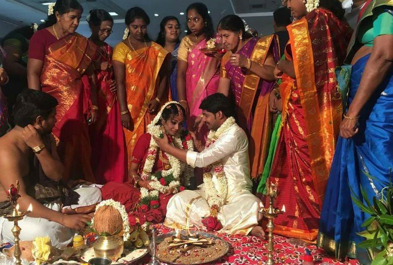 Kaadhal Solla Vandhen & Kana Kaanum Kaalangal fame actor Balaji ties knot to Preethi. Balaji Balakrishnan,Balaji Balakrishnan wedding pictures,Balaji Balakrishnan wedding pics,Balaji Balakrishnan wedding images,Balaji Balakrishnan wedding photos,Balaji Balakrishnan wedding stills,Balaji Balakrishnan marriage pics,Balaji Balakrishnan marria