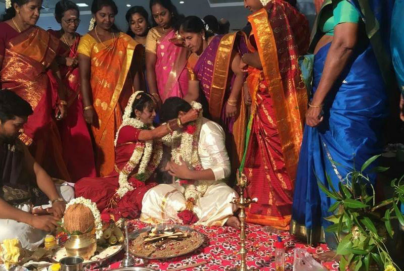 Kaadhal Solla Vandhen & Kana Kaanum Kaalangal fame actor Balaji ties knot to Preethi. Balaji Balakrishnan,Balaji Balakrishnan wedding pictures,Balaji Balakrishnan wedding pics,Balaji Balakrishnan wedding images,Balaji Balakrishnan wedding photos,Balaji Balakrishnan wedding stills,Balaji Balakrishnan marriage pics,Balaji Balakrishnan marria