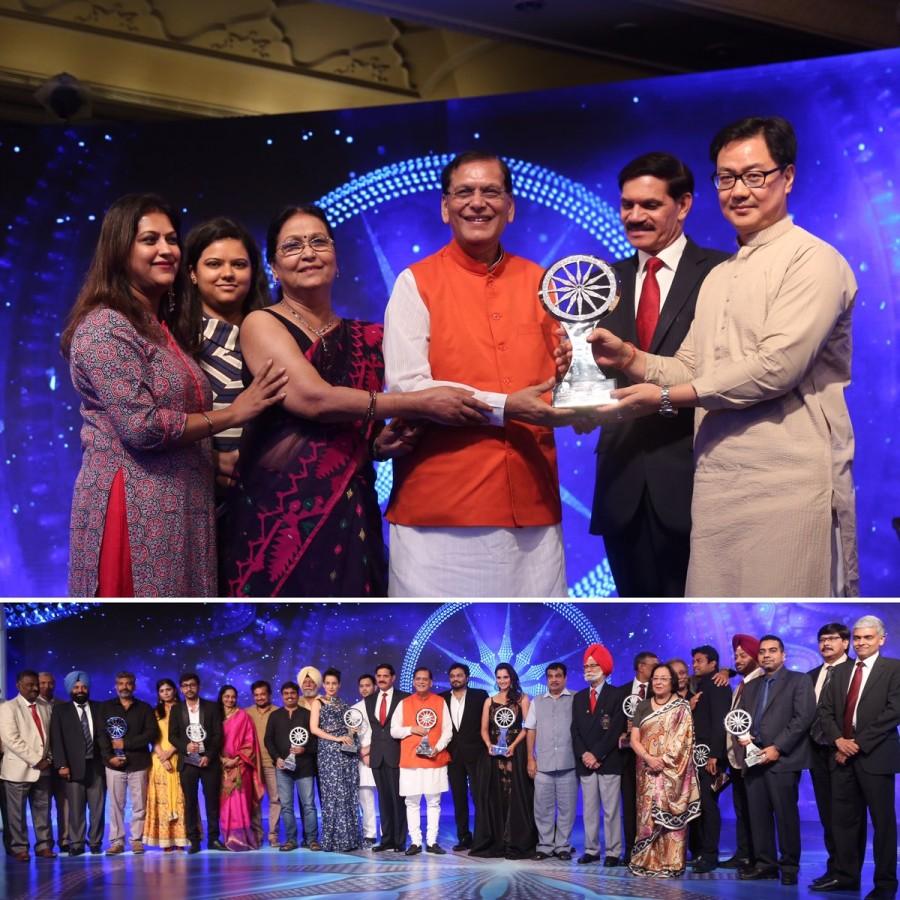 'Bahubali' director SS Rajamouli, Kangana Ranaut, Sania Mirza win CNN-News18 'Indian of the Year' 2015 award. CNN-News18 'Indian of the Year' 2015,CNN-News18 'Indian of the Year' 2015 award,Indian of the Year 2015,Indian of the Year,CNN awards,CNN awards 2015,SS Rajamouli,Kangana Ranaut,Sania Mirza,Bahubali,Bahubali director SS Rajamouli