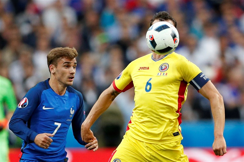 Hosts France needed a stunning late strike from playmaker Dimitri Payet to secure a hard-earned 2-1 win over Romania in the opening match of Euro2016. France 2-1 win against Roma,Euro 2016,Euro opener game,Euro 2016 opener,France vs Romania,Dimitri Payet