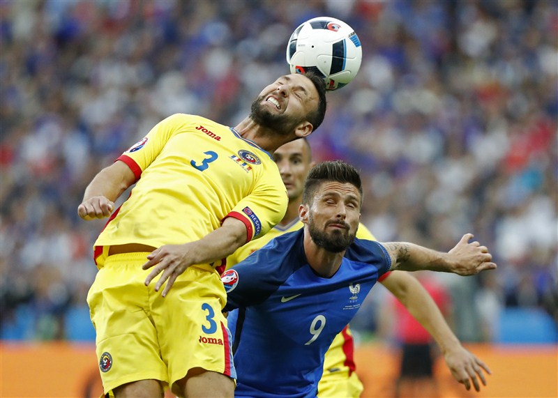 Hosts France needed a stunning late strike from playmaker Dimitri Payet to secure a hard-earned 2-1 win over Romania in the opening match of Euro2016. France 2-1 win against Roma,Euro 2016,Euro opener game,Euro 2016 opener,France vs Romania,Dimitri Payet