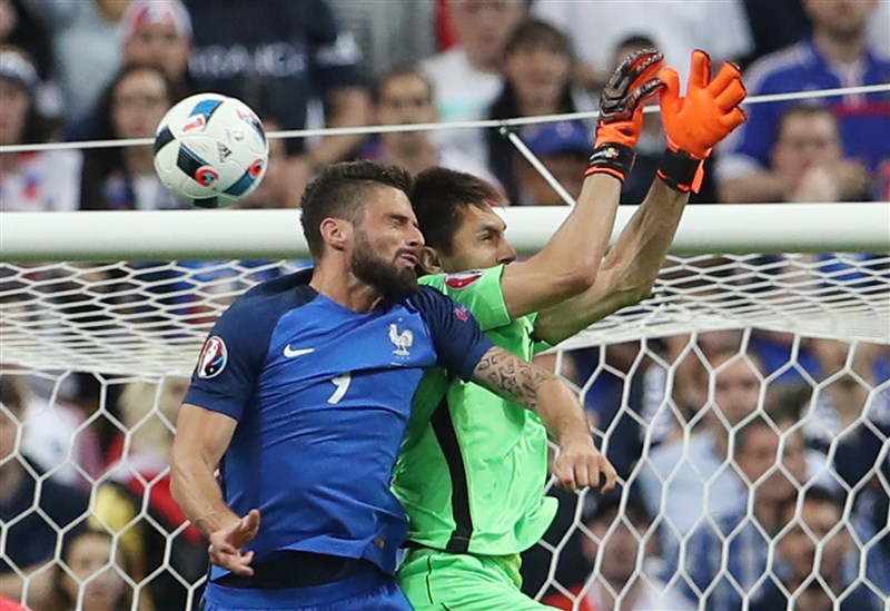 Hosts France needed a stunning late strike from playmaker Dimitri Payet to secure a hard-earned 2-1 win over Romania in the opening match of Euro2016. France 2-1 win against Roma,Euro 2016,Euro opener game,Euro 2016 opener,France vs Romania,Dimitri Payet