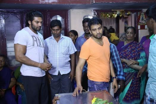 Celebs like Arya, VTV Ganesh, Mayilsamy pays homage to Comedy actor Santhanam's Father Neelamegam.