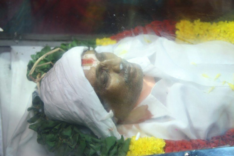 Celebs like Arya, VTV Ganesh, Mayilsamy pays homage to Comedy actor Santhanam's Father Neelamegam. Santhanam,Arya,Mayilsaamy,Neelamegam,Santhanam father,santhanam father death,santhanam father passes away,VTV Ganesh,Mayilsamy