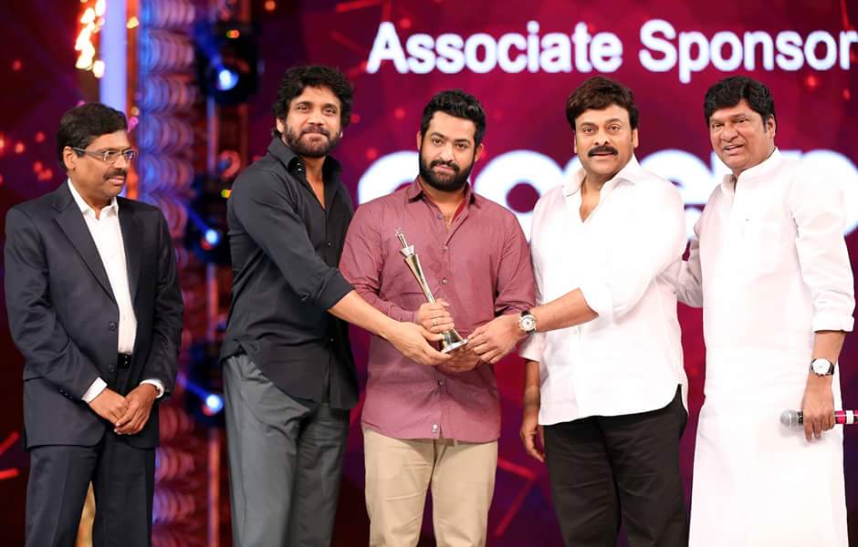 Chiranjeevi, Jr Ntr, Allu Arjun, Ram Charan, Nagarjuna at CineMAA Awards 2016. CineMAA Awards 2016,CineMAA Awards,CineMAA Awards 2016 photos,CineMAA Awards 2016 live updates,Chiranjeevi,Allu Arjun,Ram Charan,Jr Ntr,CineMAA Awards 2016 pics,CineMAA Awards 2016 images,CineMAA Awards 2016 stills,CineMAA Awards 2016 pictures