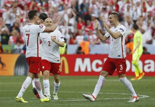 Arkadiusz Milik scored as Poland beat Northern Ireland 1-0 in a Group C match of the Euro football championship on Sunday.