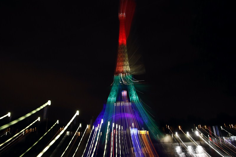 Landmarks around the world are lit up in the colors of the pride flag following the Orlando shooting. Tribute to Orlando Victims,Orlando Victims,Orlando shooting,Rainbow lights,Rainbow Colors,world Light Up in Rainbow Colors