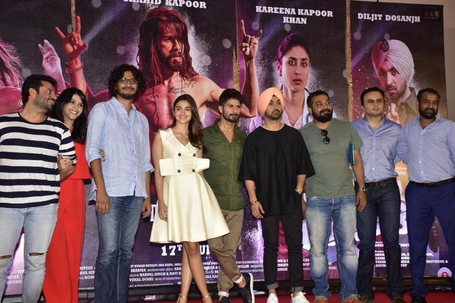 Shahid Kapoor, Alia Bhatt at Udta Punjab press conference. Udta Punjab,Udta Punjab press conference,Udta Punjab press meet,Shahid Kapoor,Alia Bhatt,Udta Punjab press meet pics,Udta Punjab press meet images,Udta Punjab press meet photos,Udta Punjab press meet stills,Udta Punjab press meet pictures
