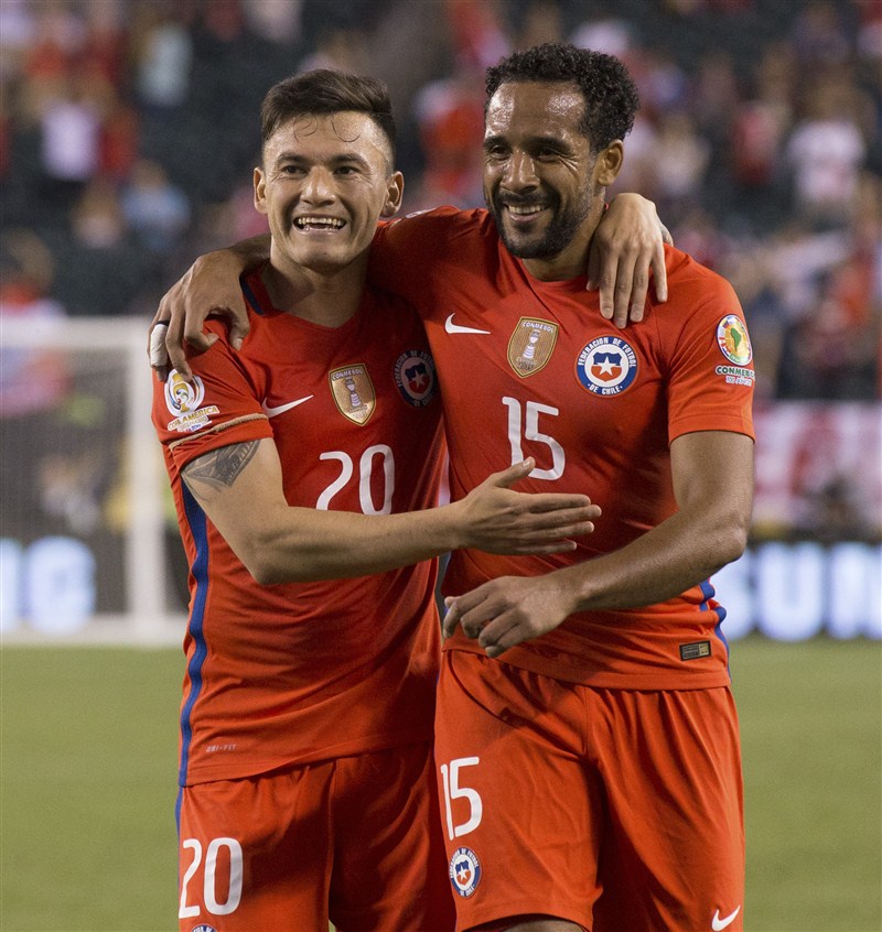 Eduardo Vargas (15 and 43 minute) and Alexis Sánchez (50 and 89 minute) hit two goals each to register a 4-2 win over Panama at the Lincoln Financial Field. Eduardo Vargas,Alexis Sánchez,Chile v Panama,Chile beats Panama,Chile wins Panama,Lincoln Financial Field