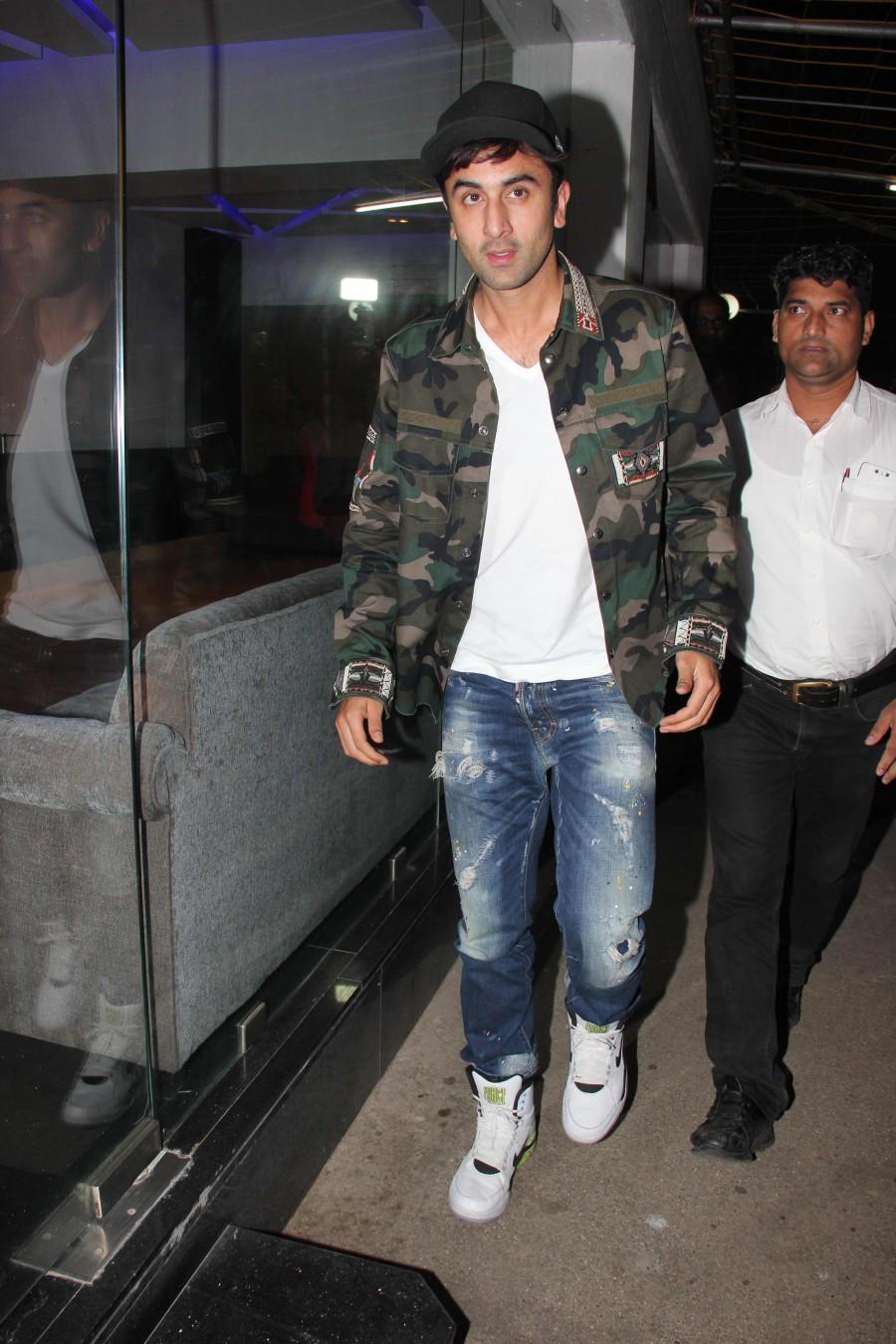 Udta Punjab special screening: Shahrukh Khan, Katrina, Ranbir join Shahid Kapoor and Alia Bhatt Udta Punjab special screening,Udta Punjab,celebs attend Udta Punjab special screening,Shahrukh Khan at Udta Punjab special screening,Shahrukh Khan,SRK,Katrina join Shahid Kapoor,Alia Bhatt,Udta Punjab special screening pics,Udta Punjab special screening i
