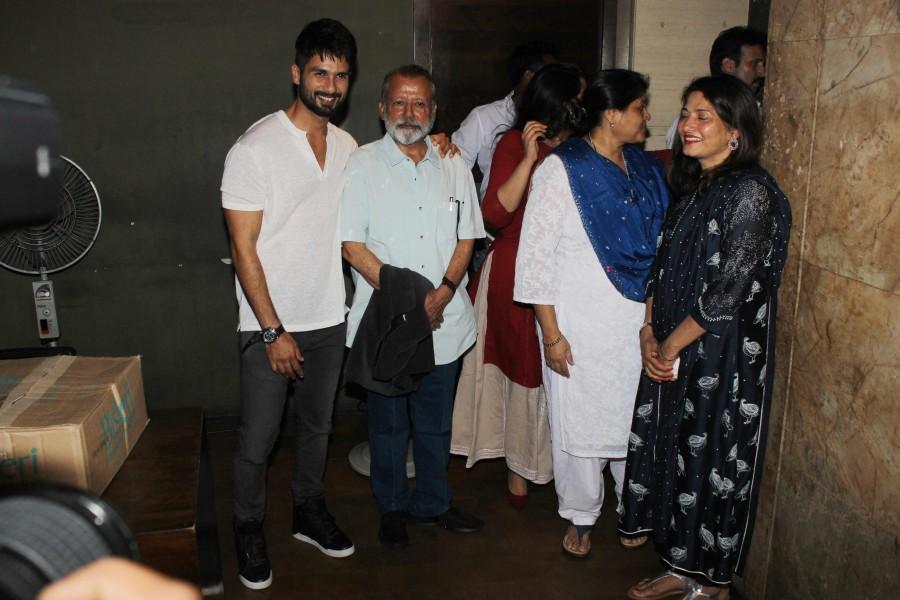 Udta Punjab special screening: Shahrukh Khan, Katrina, Ranbir join Shahid Kapoor and Alia Bhatt Udta Punjab special screening,Udta Punjab,celebs attend Udta Punjab special screening,Shahrukh Khan at Udta Punjab special screening,Shahrukh Khan,SRK,Katrina join Shahid Kapoor,Alia Bhatt,Udta Punjab special screening pics,Udta Punjab special screening i