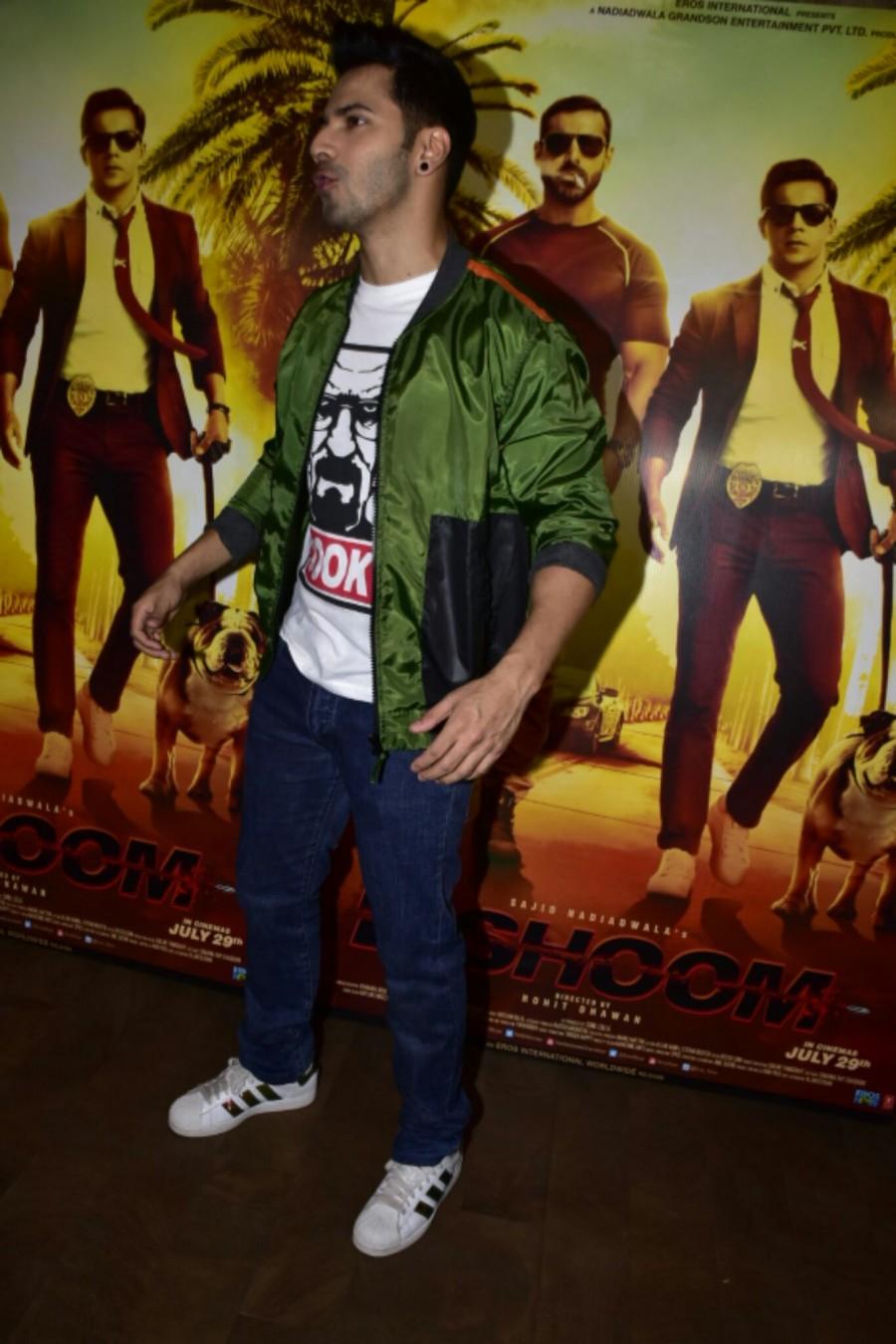 Varun Dhawan along with Producer Sajid Nadiadwala launched the first song from their upcoming release Dishoom, at a preview theater on 16th June. Sau Tarah Ke,Sau Tarah Ke song,Sau Tarah Ke song launch,Dishoom,Varun Dhawan,Sajid Nadiadwala,Sau Tarah Ke launch,Dishoom song launch