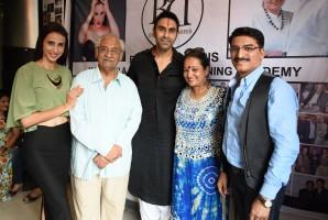 Convocation ceremony of students of Bharat & Dorris,Sandip Soparrkar,Alesia Raut,Pandhari Dada,B & D,Bharat & Dorris,fashion show