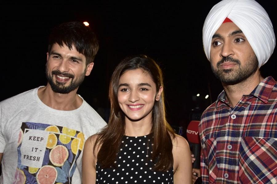 Udta Punjab has released in theatres post its legal battle with the Censor Board and the film has been flying high eversince its release. Udta Punjab,Udta Punjab full movie,Udta Punjab leaked,Shahid Kapoor,Alia Bhatt,Udta Punjab audience reaction,bollywood movie Udta Punjab,Udta Punjab special screening,Udta Punjab pics,Udta Punjab in Theaters
