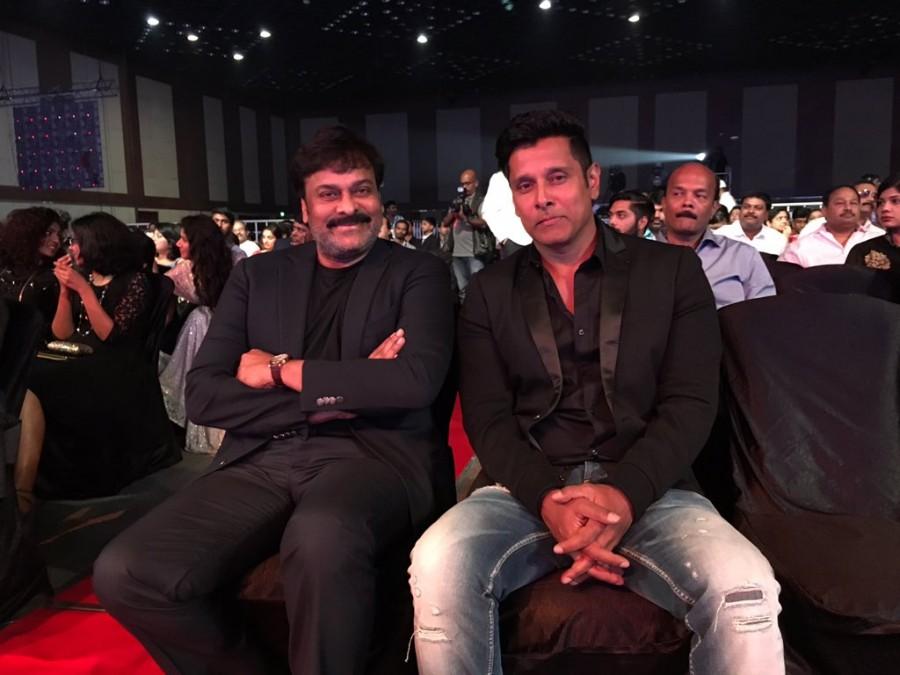 Allu Arjun at Filmfare Awards 2016. Allu Arjun,Allu Arjun at Filmfare Awards 2016,Allu Arjun at Filmfare Awards,Filmfare Awards 2016,Filmfare Awards,Filmfare Awards 2016 winners,61st Britannia Filmfare Awards,Filmfare Awards pics,Filmfare Awards images,Filmfare Awards photos,Filmfare Awards