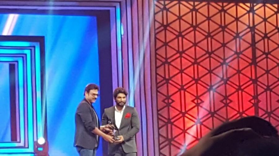 63rd Filmfare Awards South 2016 winners pictures. 63rd Filmfare Awards South 2016,63rd Filmfare Awards South,Filmfare Awards South 2016,Filmfare Awards winners,Filmfare Awards South winners,Filmfare winners,Filmfare winners pics,Filmfare winners images,Filmfare winners photos,Filmfare winners list