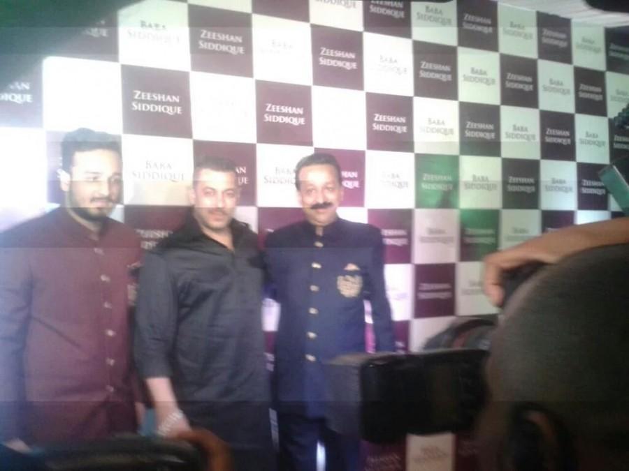 This year's Iftaar celebrations, which will be held here on Sunday, will be attended by Salman, Iulia Vantur, Amy Jackson and Goldie Behl among others. Baba Siddique Iftar party,Baba Siddique,Baba Siddique Iftar party 2016,Salman Khan and Shahrukh Khan together at Baba Siddique Iftar party,Salman Khan and Shahrukh Khan,Salman Khan and Shahrukh Khan at Baba Siddique Iftar party,Baba Siddique Iftar party p