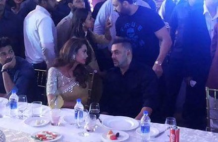 This year's Iftaar celebrations, which will be held here on Sunday, will be attended by Salman, Iulia Vantur, Amy Jackson and Goldie Behl among others. Baba Siddique Iftar party,Baba Siddique,Baba Siddique Iftar party 2016,Salman Khan and Shahrukh Khan together at Baba Siddique Iftar party,Salman Khan and Shahrukh Khan,Salman Khan and Shahrukh Khan at Baba Siddique Iftar party,Baba Siddique Iftar party p