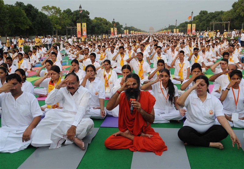 Baba Ramdev, Venkaiah Naidu at Yoga rehearsal for International Yoga ...