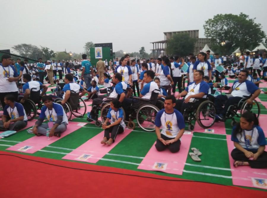 Thousands of people across the country began the day on Tuesday with yoga exercises to mark the second International Yoga Day. International Yoga Day,International Yoga Day 2016,International Yoga Day events,International Yoga Day event,Chandigarh,Yoga Chandigarh event,Modi,Narendra Modi,Record-breaking International Yoga Day events begin