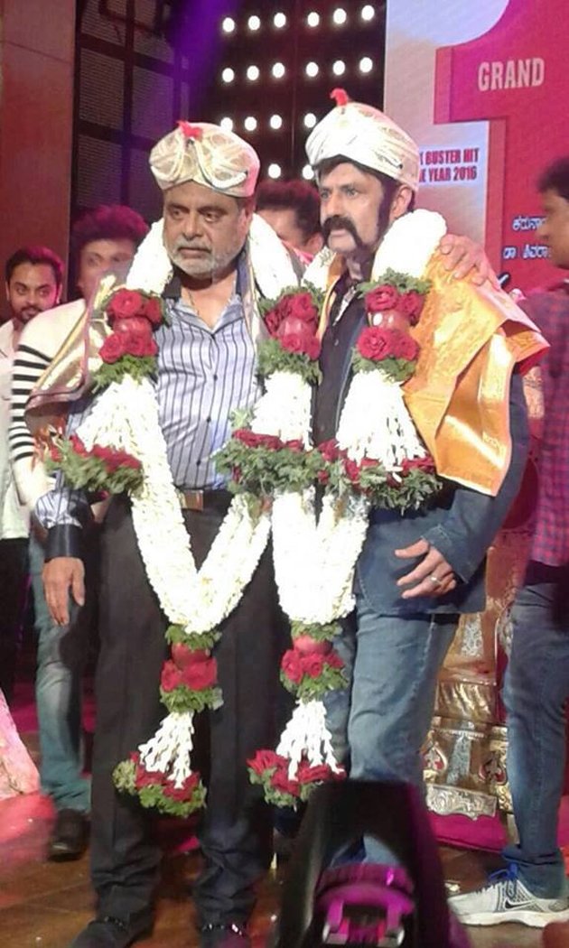 Kannada super hit movie Shivalinga 100 days function held at Sir. Puttanna Chetty Townhall in Bangalore. Celebs like Balakrishna, Shiva Rajkumar, Ambareesh, Vedhika and others graced the event. Shivalinga,Shivalinga 100 days function,Shivalinga 100 days celebrations,Balakrishna,Shiva Rajkumar,Ambareesh,Vedhika,Shiva linga,Shivalinga 100 days,Shivalinga 100 days function pics,Shivalinga 100 days function images,Shivalinga 100 days function photos