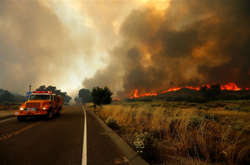 Wildfires spread in California from the coastal foothills outside Santa Barbara to desert brush near the Mexican border, as a heat wave bakes the region in record temperatures. Wildfire ignites in California,Wildfire,Wildfires spread in California,Santa Barbara,heat wave,heat wave in California