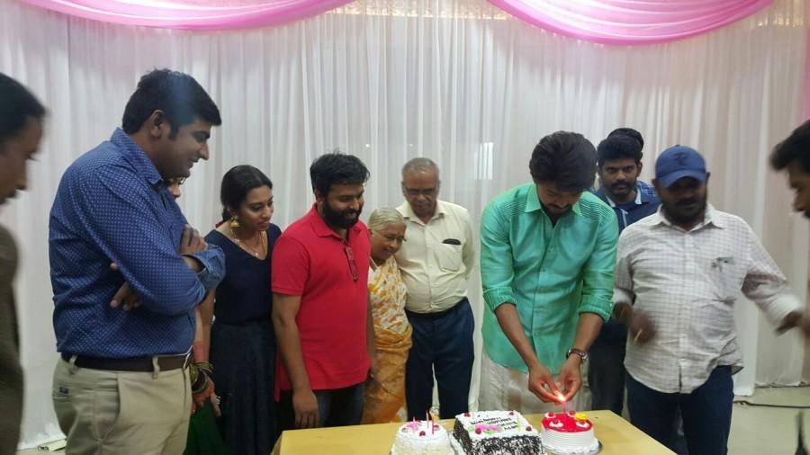 Actor Ilayathalapathy Vijay has turned 42 on Wednesday, June 22. The actor celebrated the birthday on Vijay 60 on the sets movie in Hyderabad. Vijay,happy birthday Vijay,Vijay birthday celebration,Vijay birthday celebrations,Vijay birthday celebration pics,Vijay birthday celebration images,Vijay birthday celebration photos,Vijay birthday celebration stills,Vijay birthday celebration pictures