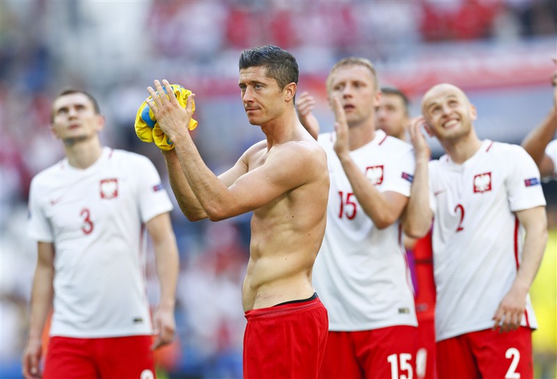 Poland beat Ukraine 1-0 in their third and final Group C contest to secure a spot in the knock-out stages of the Euro football championship for the first time. Poland beats Ukraine,Poland,Ukraine,Poland beat Ukraine to advance for first time,Poland beat Ukraine enter Euro pre-quarters,Poland enter Euro pre-quarters,Euro pre-quarters,Euro 2016