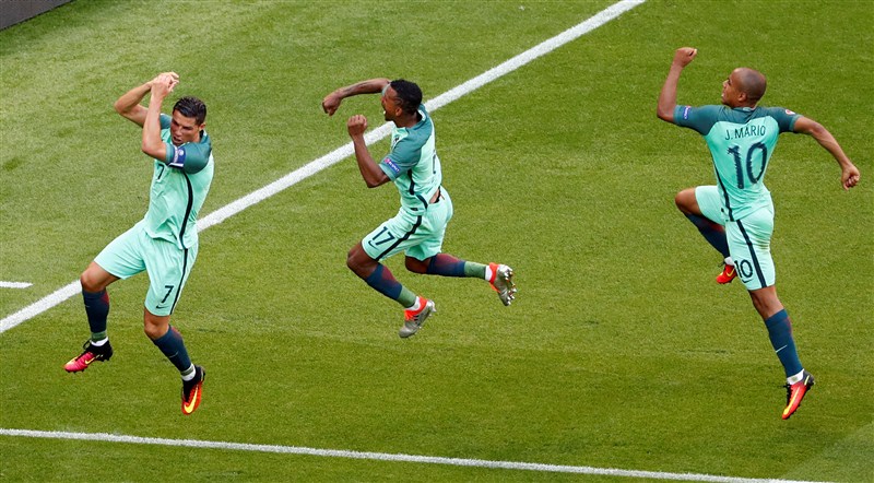 Captain Cristiano Ronaldo scored twice in the second half as Portugal managed to hold Hungary 3-3 in a Group F match and qualified for the pre-quarterfinals of the Euro football championship on Wednesday. Cristiano Ronaldo,Euro Cup 2016,Portugal to Euro pre-quarters,Euro football championship,Euro football,Euro football 2016