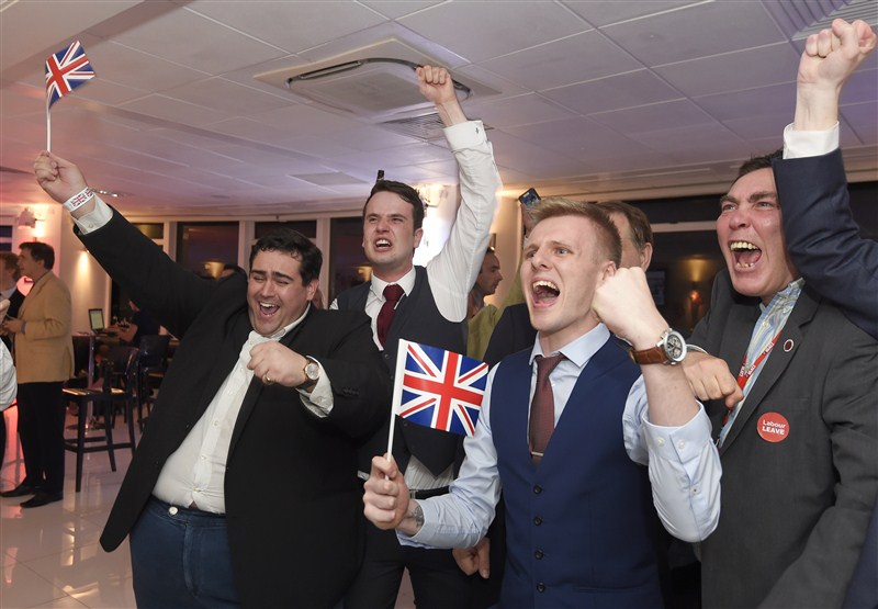 Britons vote on whether to stay in the European Union. Brexit vote,Britain's Brexit vote,Nigel Farage,United Kingdom Independence Party,brexit remain vs leave,brexit worries,brexit fears,Brexit,European Union