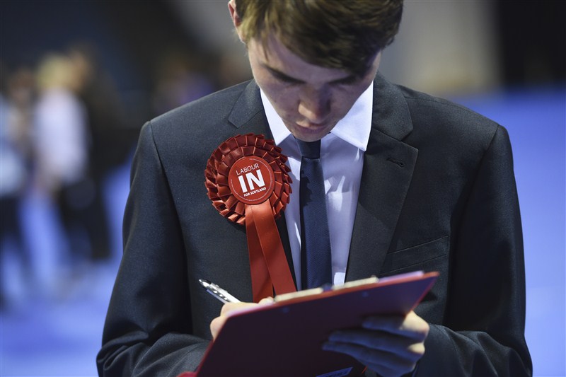 Britons vote on whether to stay in the European Union. Brexit vote,Britain's Brexit vote,Nigel Farage,United Kingdom Independence Party,brexit remain vs leave,brexit worries,brexit fears,Brexit,European Union