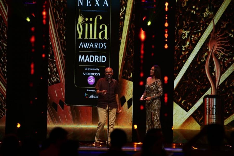 Photos of IIFA 2016 winners. IIFA 2016 winners,IIFA winners,IIFA,IIFA 2016,IIFA winners pics,IIFA winners images,IIFA winners photos,IIFA winners stills,IIFA winners pictures