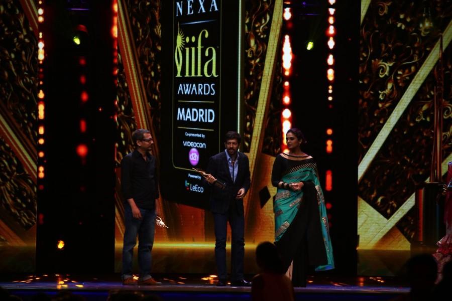 Photos of IIFA 2016 winners. IIFA 2016 winners,IIFA winners,IIFA,IIFA 2016,IIFA winners pics,IIFA winners images,IIFA winners photos,IIFA winners stills,IIFA winners pictures