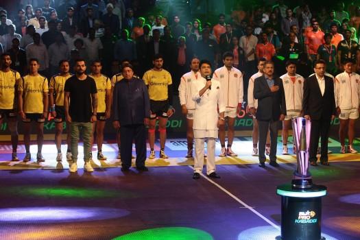 Indiaâ€™s favourite stand-up comedian Kapil Sharma begins the opening day of Star Sports Pro Kabaddi - Season 4.