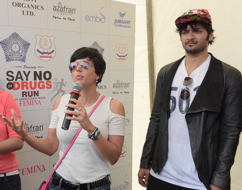 'Say No To Drugs' Run organised by Femina in association with the Narcotics Control Bureau on the occasion of World Drug Day. Actors Mandira Bedi and Ali Fazal flagged off the run. The event was also supported by Sri K.S Jha, Zonal Director, Narcotics Control Bureau and NCC Cadets. Mandira Bedi,Ali Fazal,Say No to Drugs Run,Say No to Drugs Run campagin,Mandira Bedi and Ali Fazal,Ali Fazal,KS Jha,Zonal Director,Narcotics Control Bureau,Say No to Drugs Run event