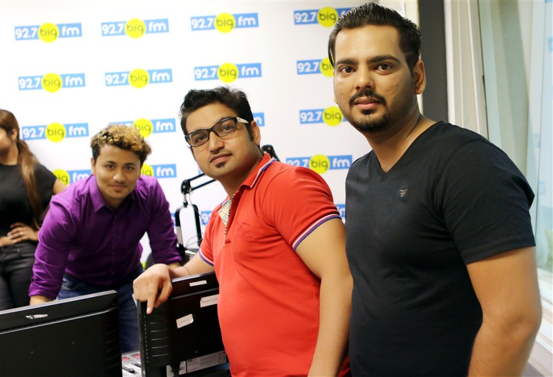 Sukhwinder Singh, Lyricist Faaiz Anwar, Rishank Tiwari, director Indervesh Yogee, Ritika Gulati, Samiksha Bhatnagar, Sufi Gulati and Harshvardhan Joshi went to Big FM to promote their film Love Ke Funday. Love Ke Funday,Love Ke Funday movie promotion at Big FM,Love Ke Funday movie promotion,Sukhwinder Singh,Lyricist Faaiz Anwar,Rishank Tiwari,director Indervesh Yogee,Ritika Gulati,Samiksha Bhatnagar,Sufi Gulati,Harshvardhan Joshi