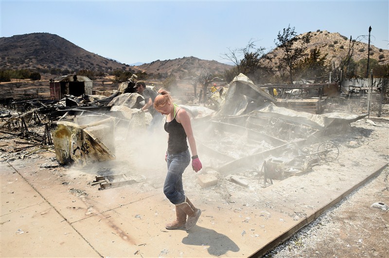 The massive wildfire in Kern County is now considered the largest California wildfire of 2016 so far. California's deadly Erskine wildfire,Erskine wildfire,massive wildfire,wildfire in Kern,California wildfire,california wildfire update,california wildfire injuries,California wildfire pics,California wildfire images,California wildfire photos,Califor