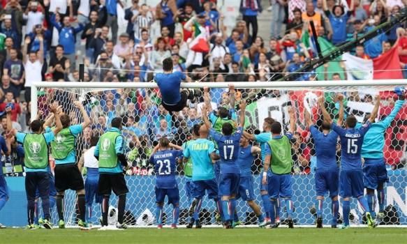 Italy dished out a classic performance to eliminate two-time defending champions Spain with a 2-0 win in the Euro football championship pre-quarterfinal at the Stade de France here on Monday.