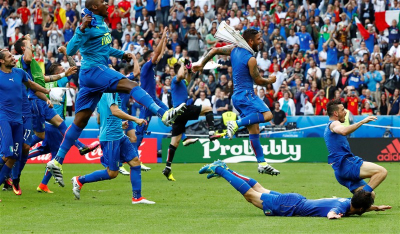 Italy dished out a classic performance to eliminate two-time defending champions Spain with a 2-0 win in the Euro football championship pre-quarterfinal at the Stade de France here on Monday. Italy vs Spain,Italy beat Spain,Euro football championship,Euro football championship pre-quarterfinal,Euro football pre-quarterfinal,Euro 2016