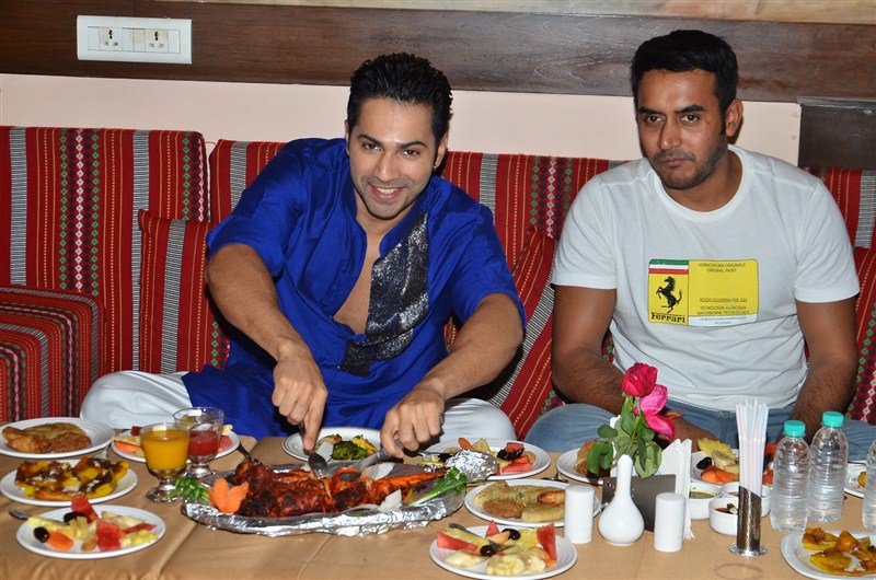 Varun Dhawan known to be a foodie and prefers to binge on authentic cuisines visited Persian Darbar last evening to relish a few Ramzan delicacies. Varun Dhawan,Varun Dhawan relishes ramzan delicacies,Varun Dhawan tastes ramzan delicacies,Varun Dhawan ramzan,ramzan delicacies,ramzan foods,ramzan special,actor Varun Dhawan,Varun Dhawan pics,Varun Dhawan images,Varun Dhawan photos,Varun Dhawan stills,V