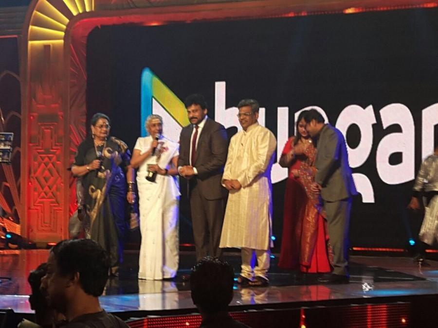 SIIMA Awards 2016: Allu Arjun, Anushka, SS Rajamouli, Samantha bag the big awards SIIMA Awards 2016 Winners pictures,SIIMA Awards 2016 Winners,SIIMA Awards 2016,SIIMA Awards,siima awards winners,SIIMA Awards winners pics,SIIMA Awards winners images,SIIMA Awards winners photos,SIIMA Awards winners stills